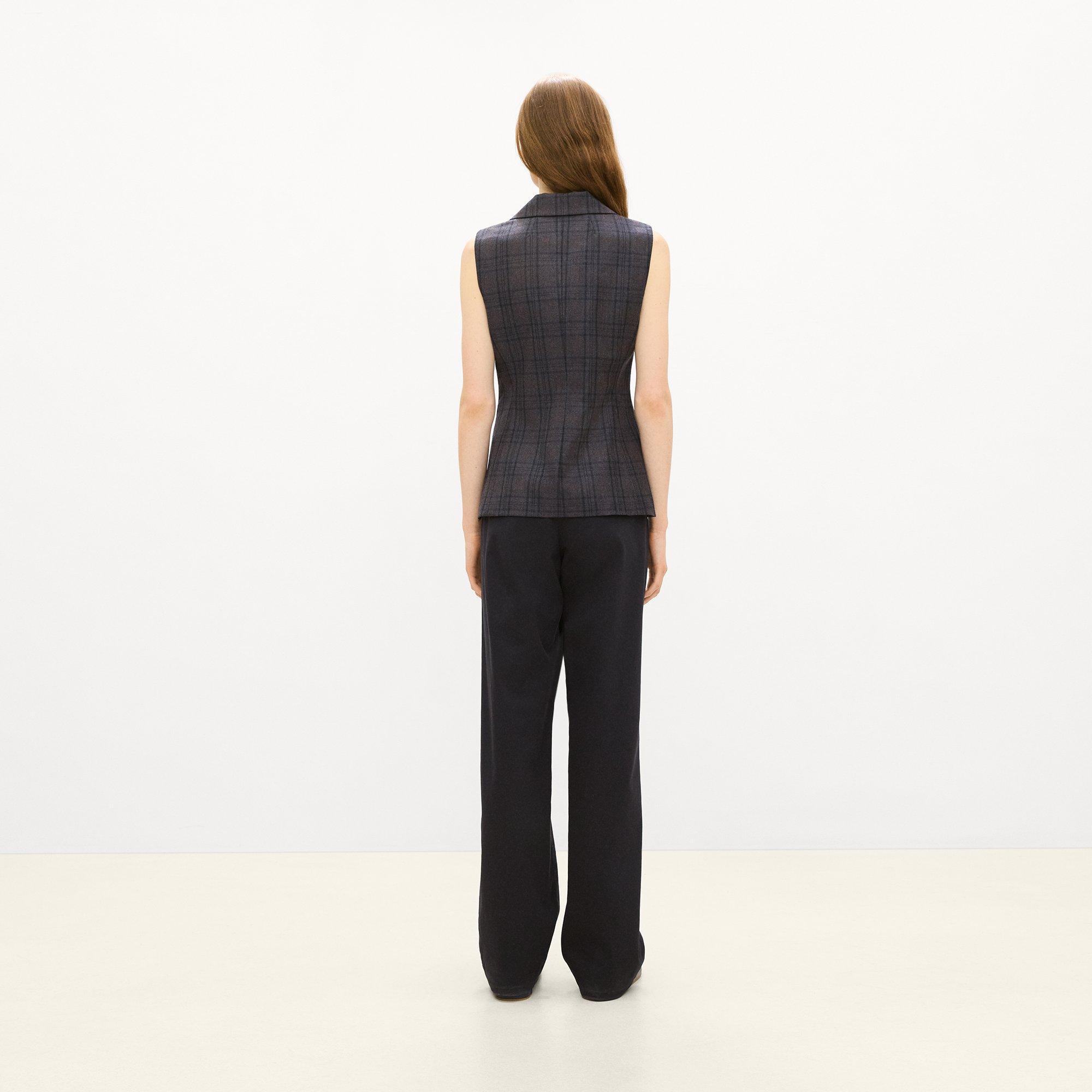 Slim Three-Button Vest in Plaid Sleek Flannel