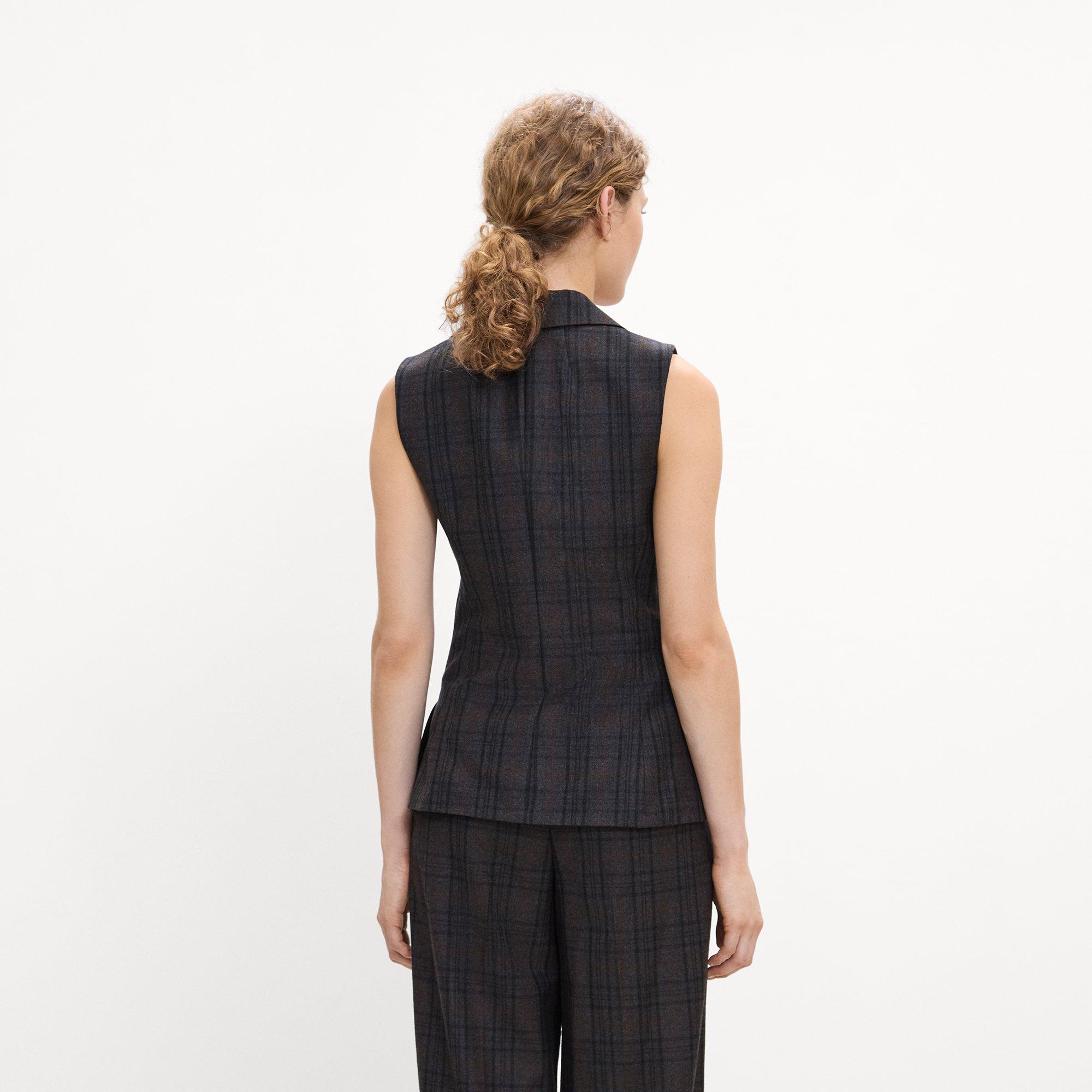 Slim Three-Button Vest in Plaid Sleek Flannel