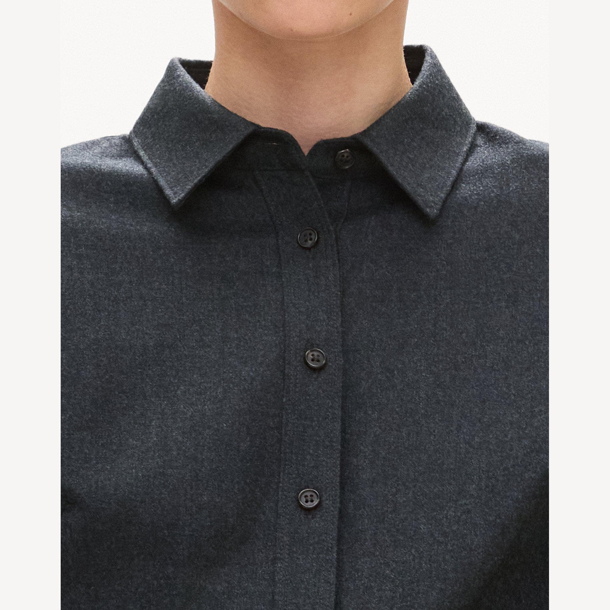 Cutaway Shirt in Sleek Flannel