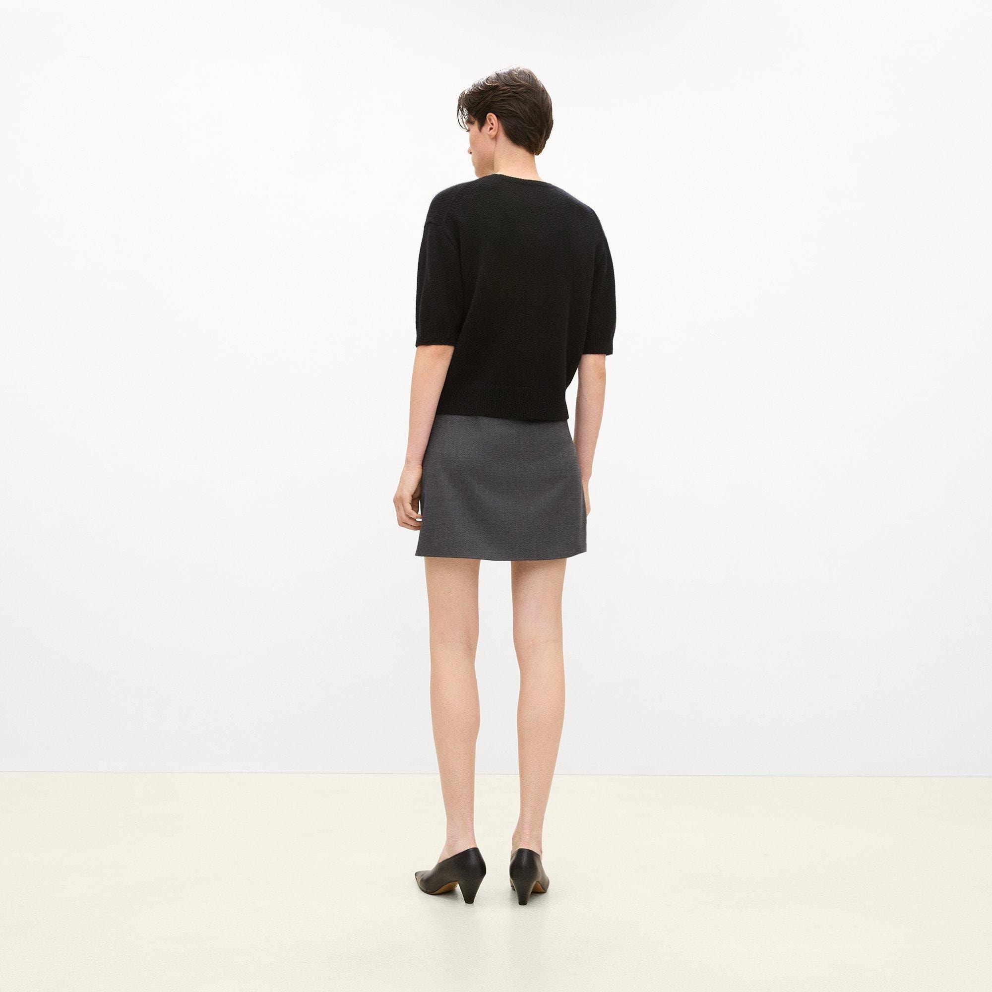 Cropped V-Neck Tee in Cashmere