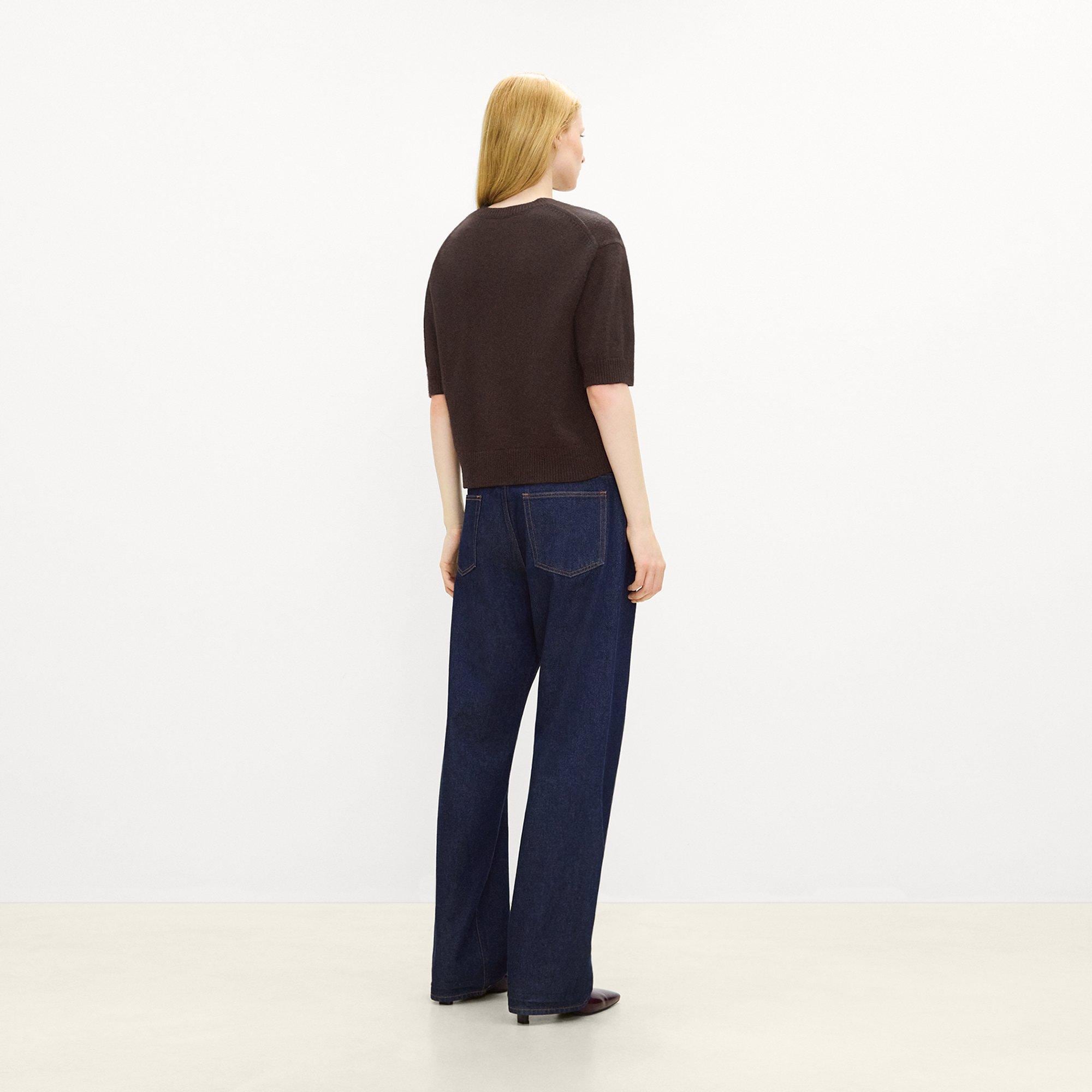 Cropped V-Neck Tee in Cashmere