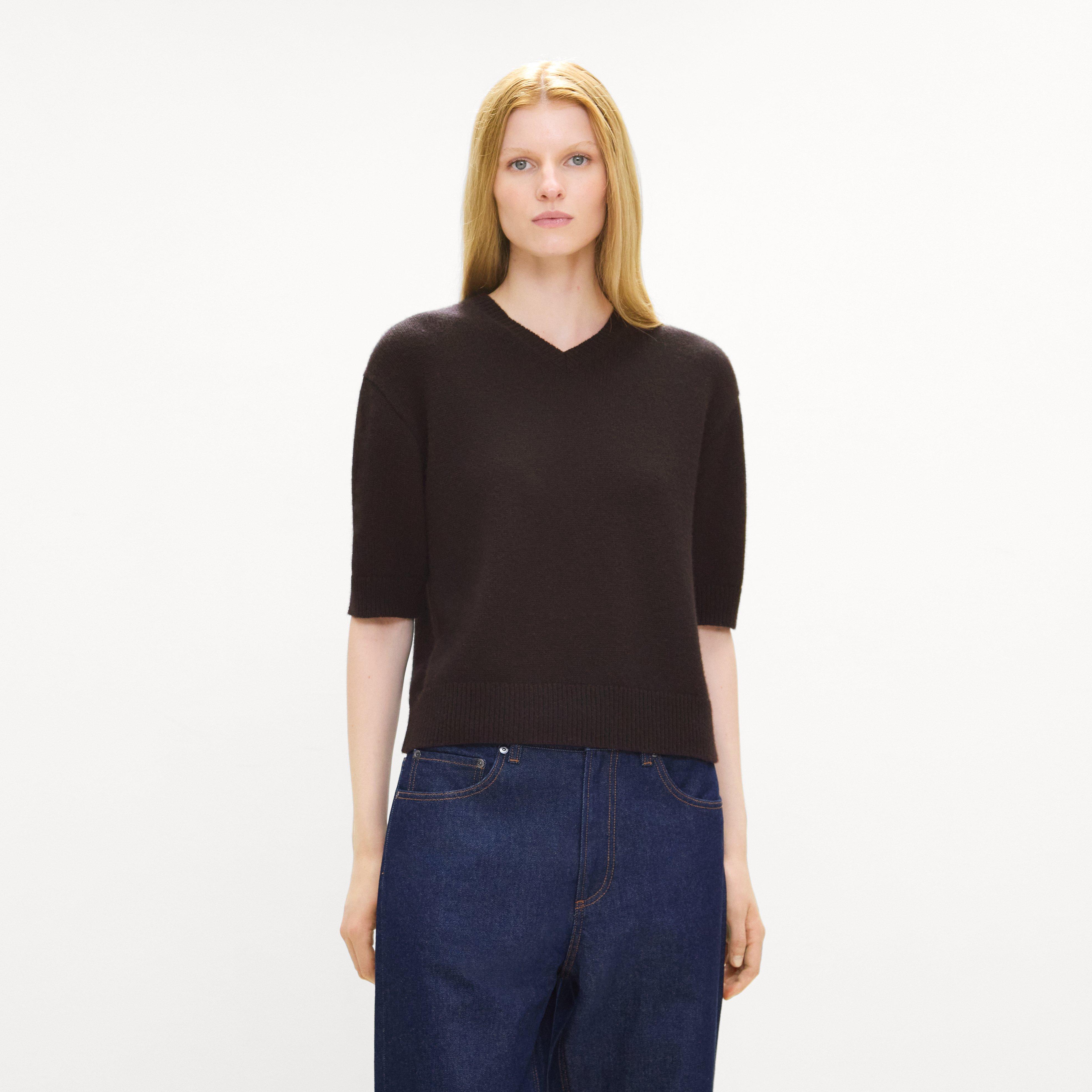 Cropped V-Neck Tee in Cashmere