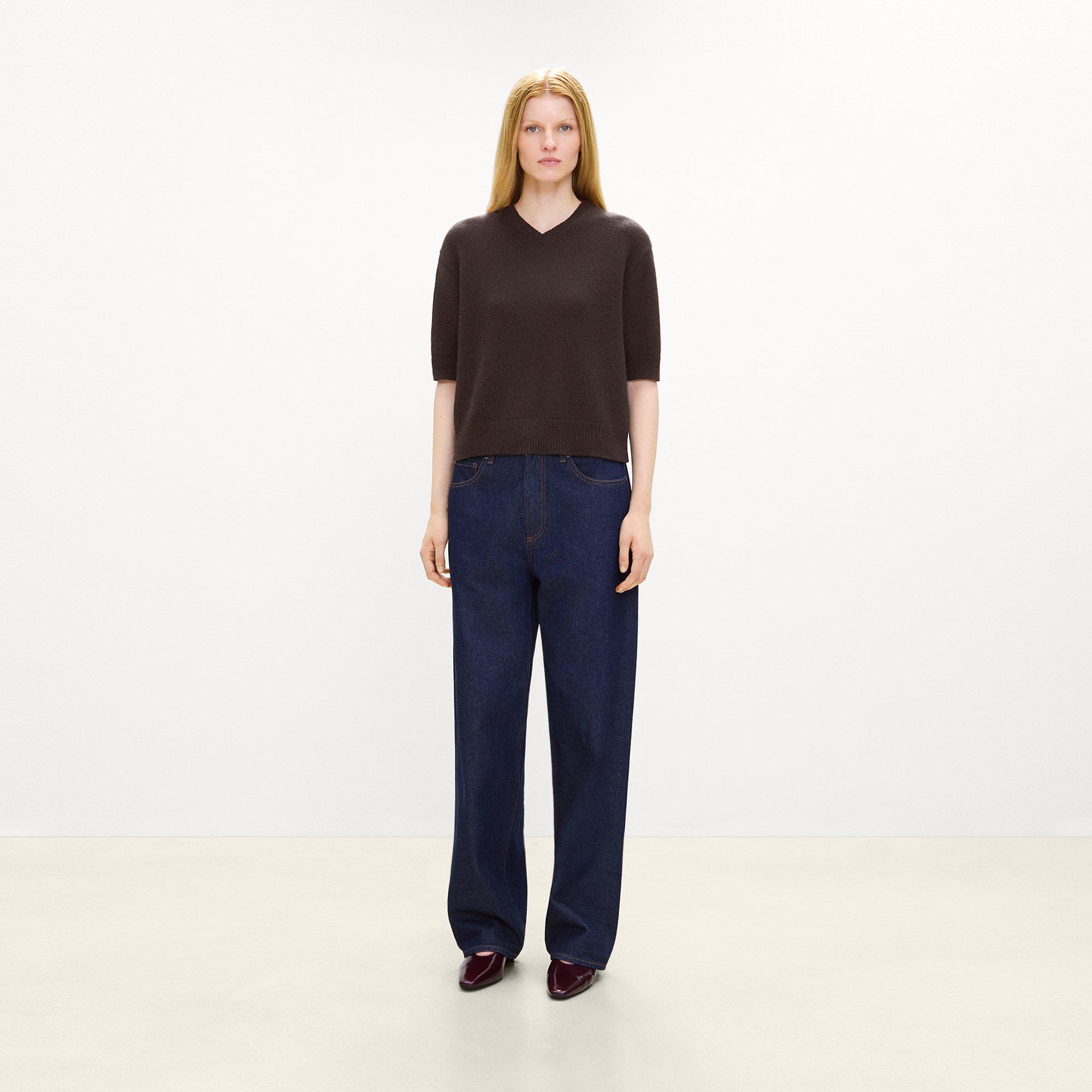 Cropped V-Neck Tee in Cashmere