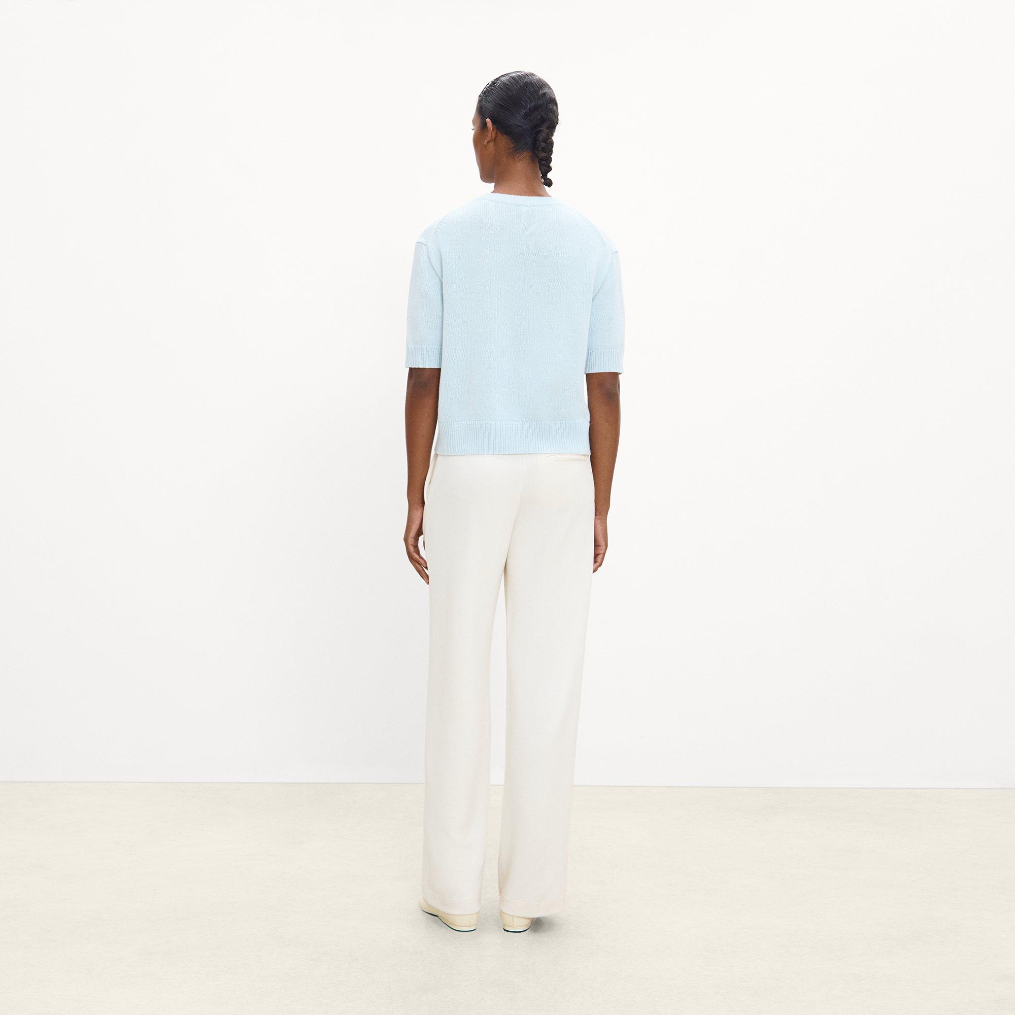 Cropped V-Neck Tee in Cashmere