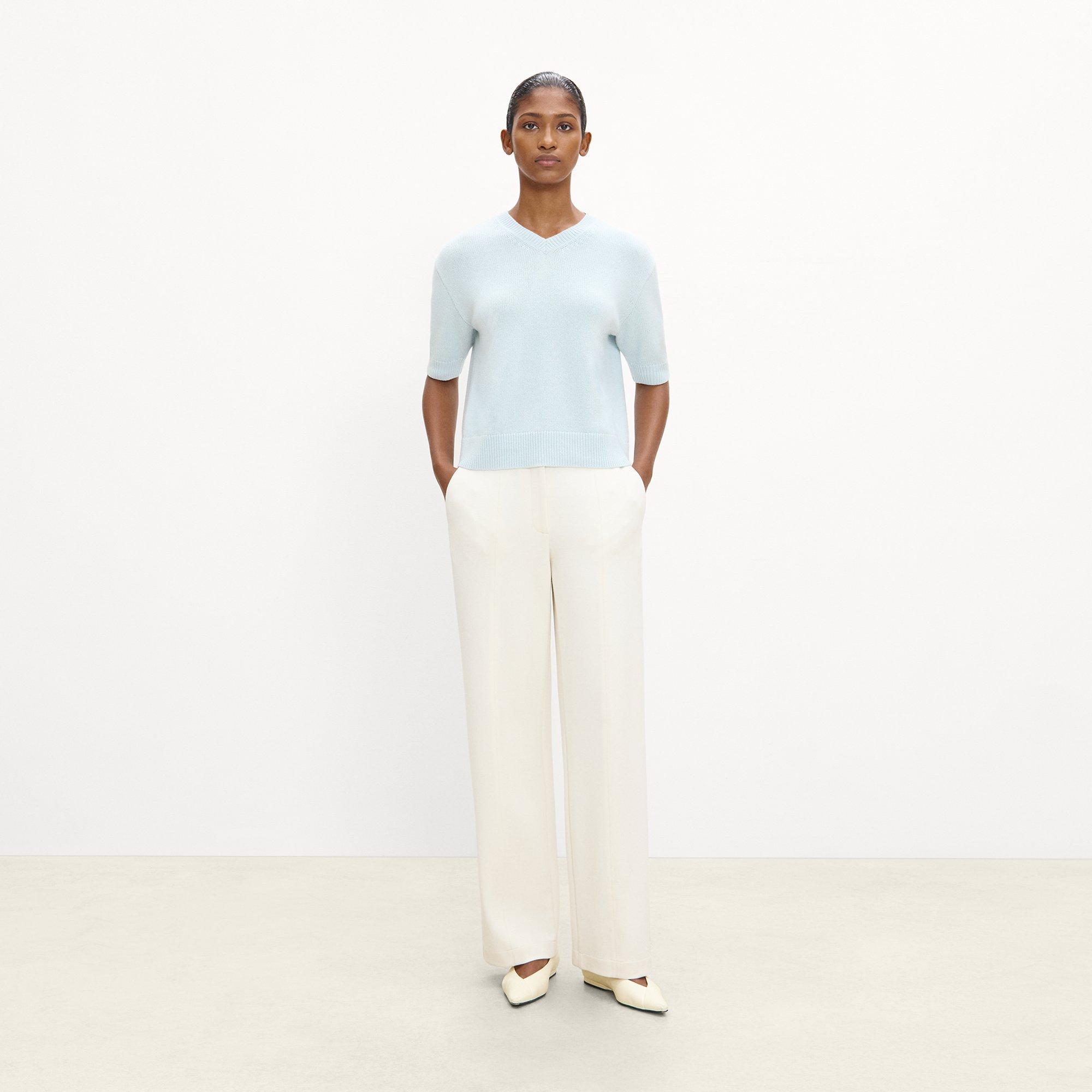 Cropped V-Neck Tee in Cashmere