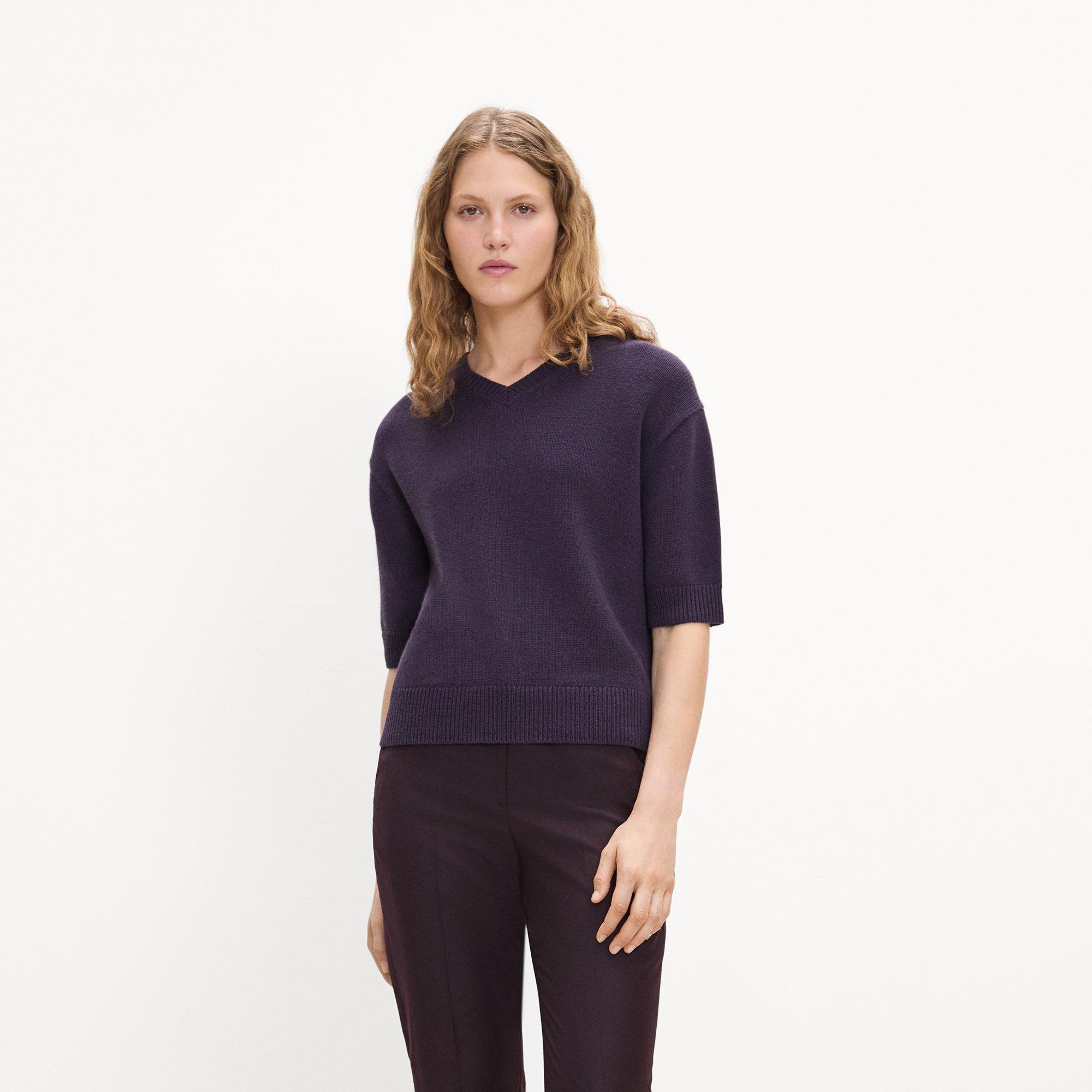 Cropped V-Neck Tee in Cashmere