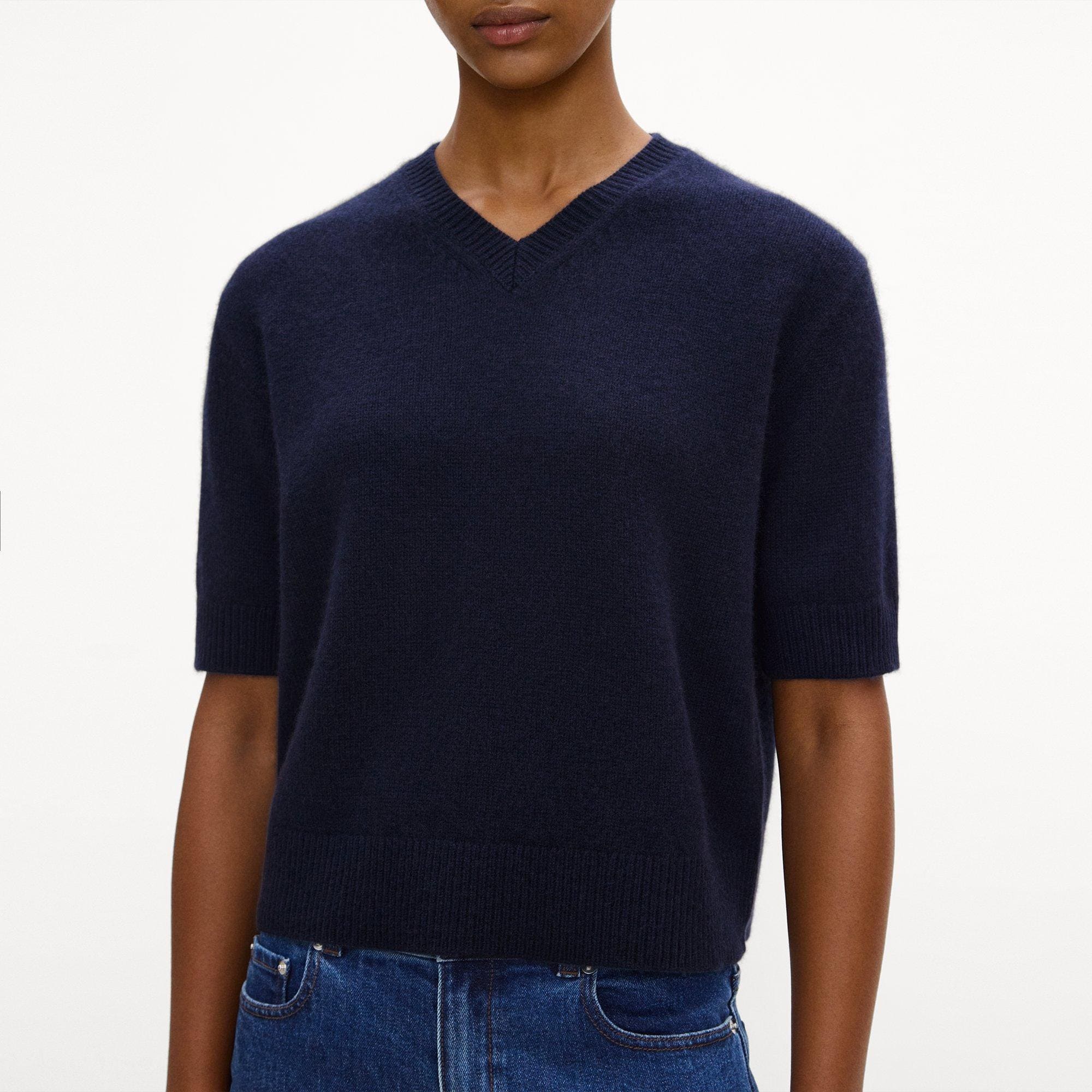 Cropped V-Neck Tee in Cashmere