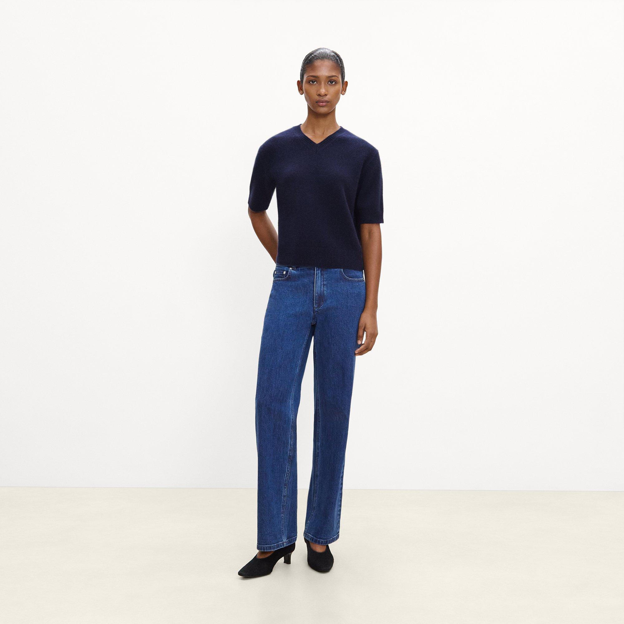 Cropped V-Neck Tee in Cashmere