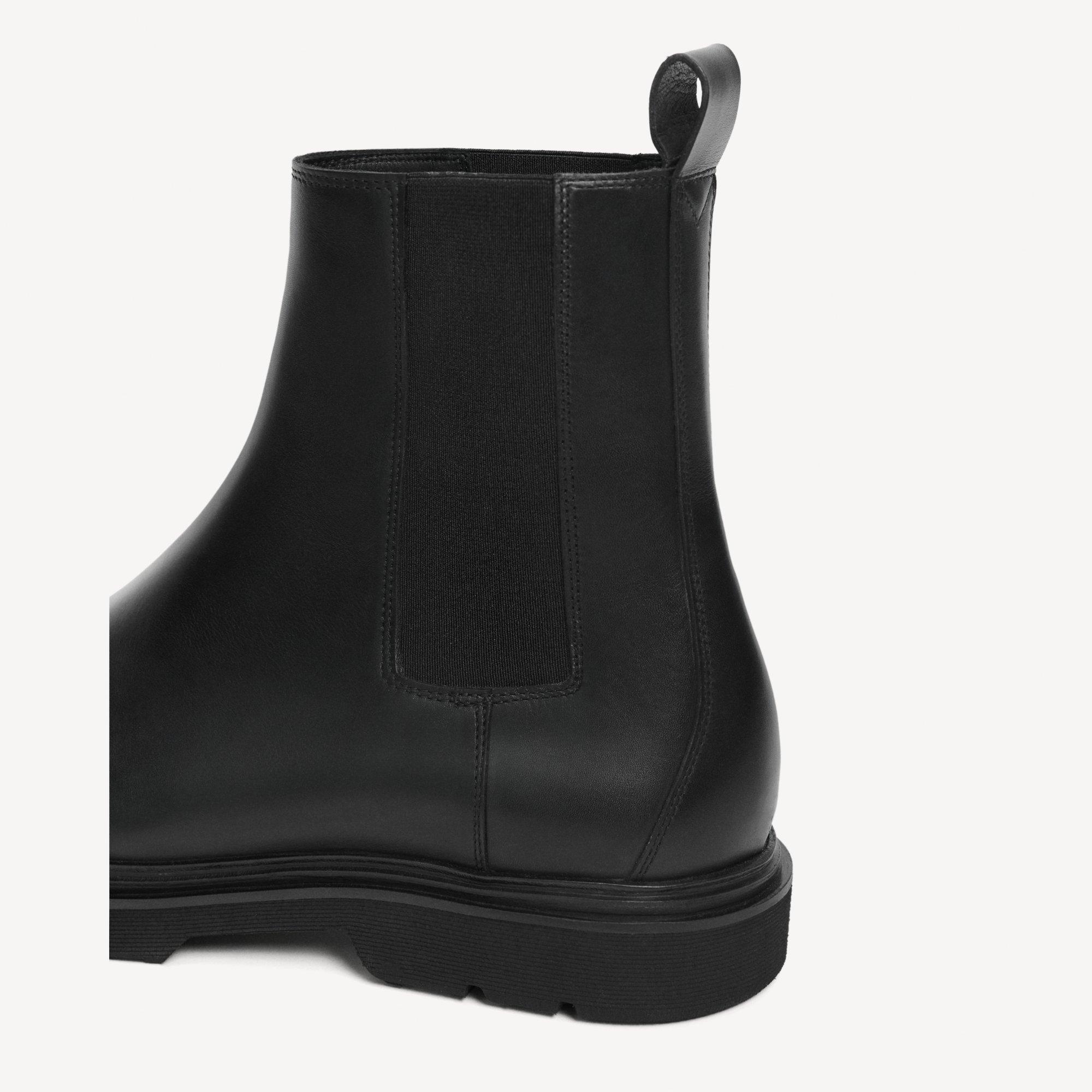 Chelsea Boot in Leather
