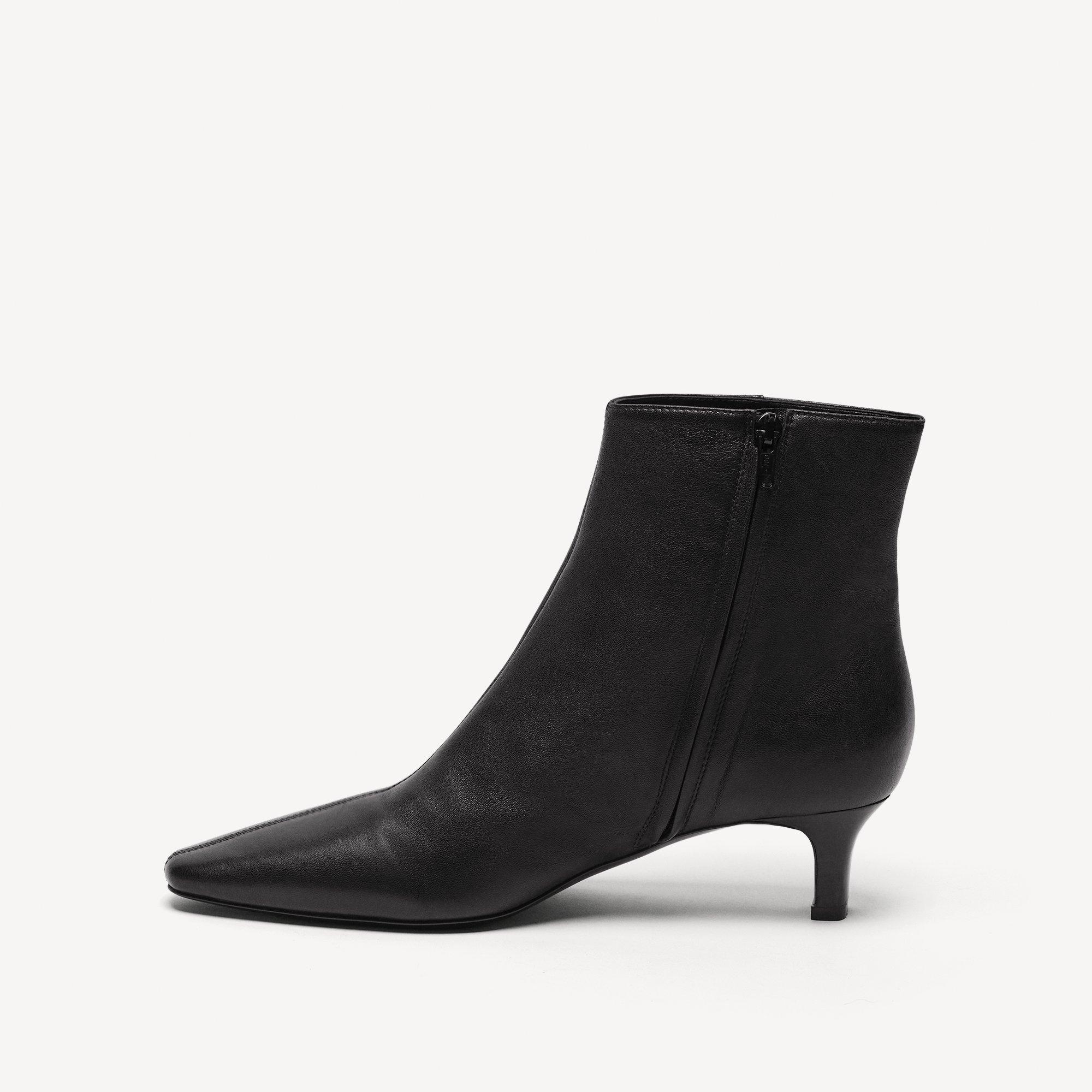 Ainsle Bootie in Smooth Leather