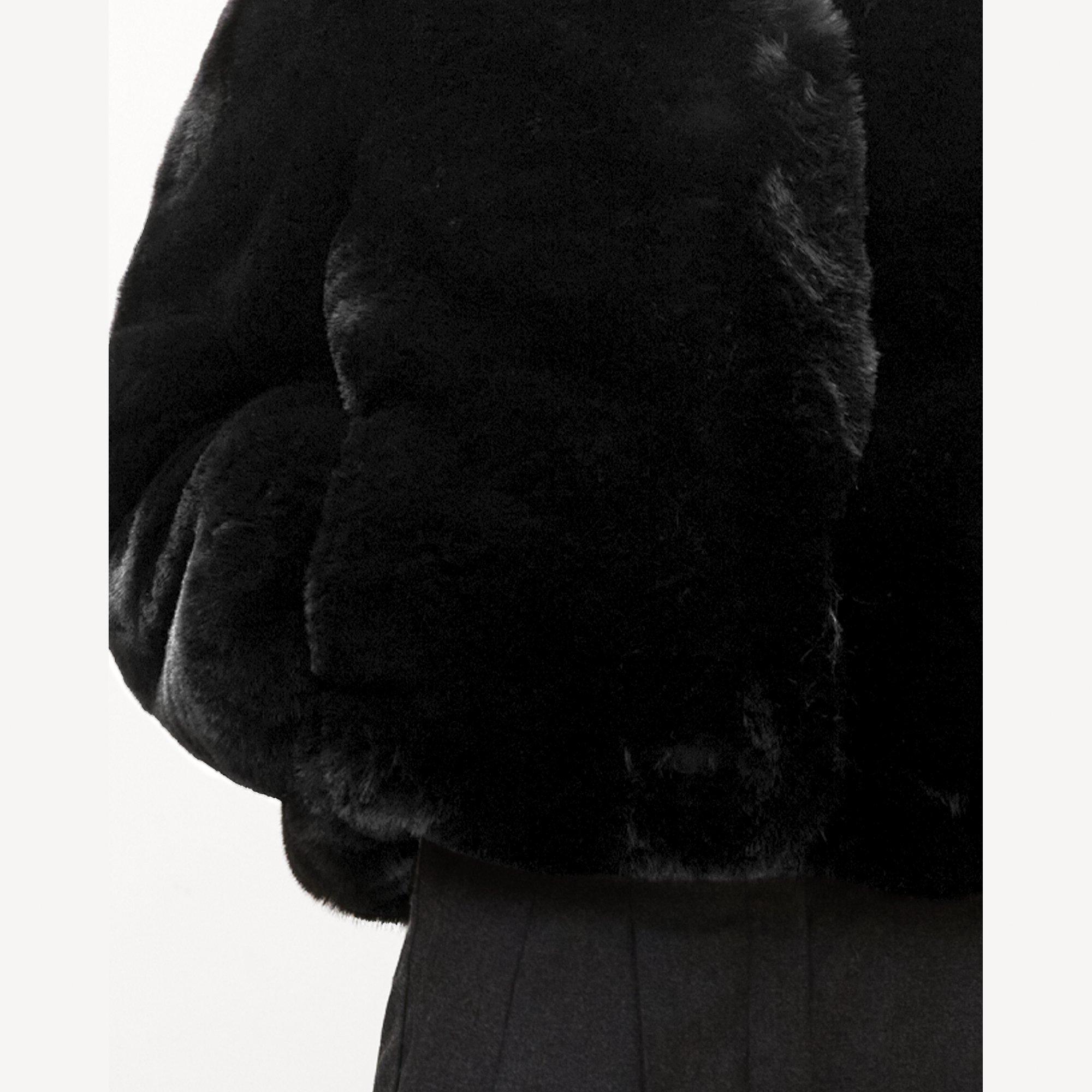 V-Neck Jacket in Faux Fur
