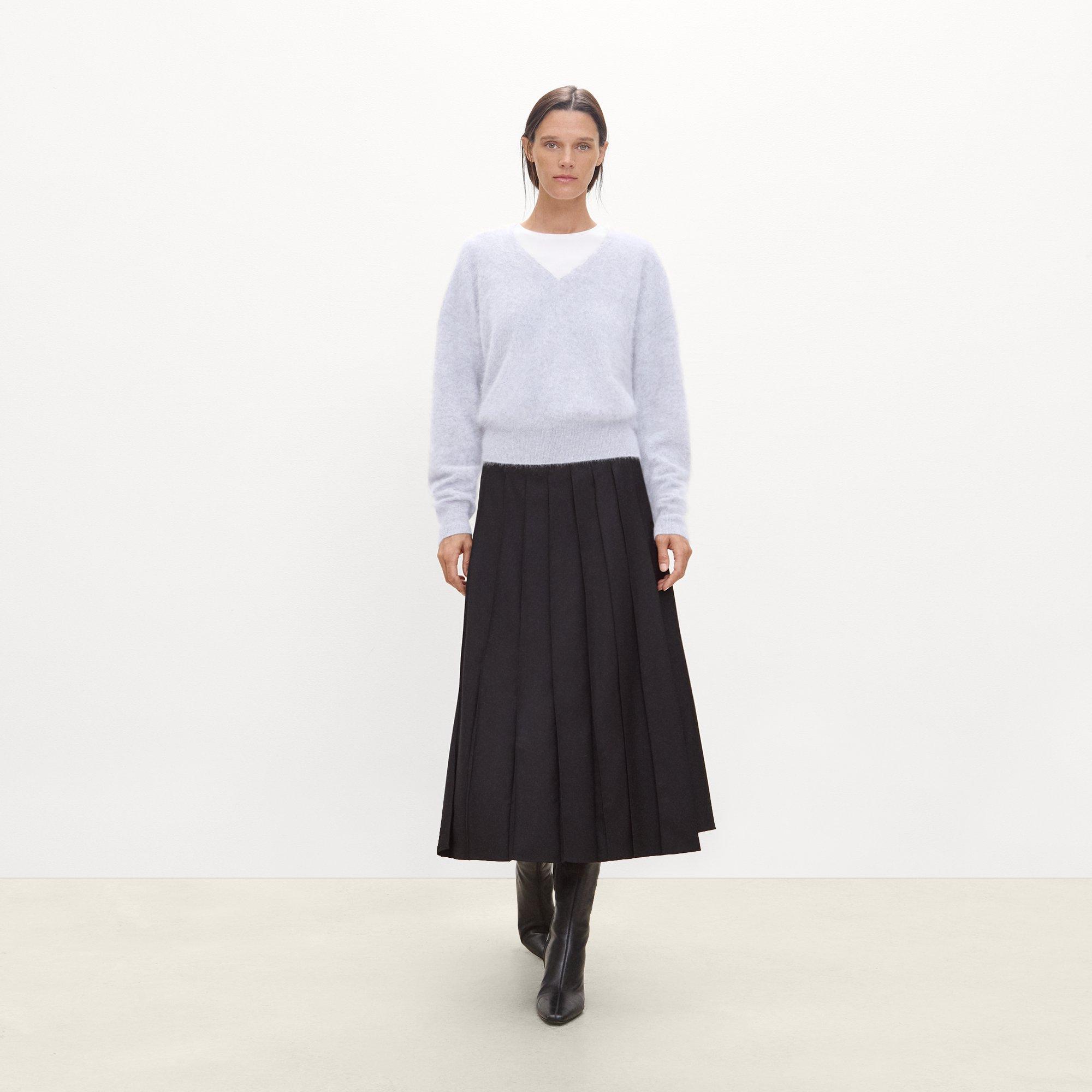 Relaxed V-Neck Sweater in Brushed Cashmere