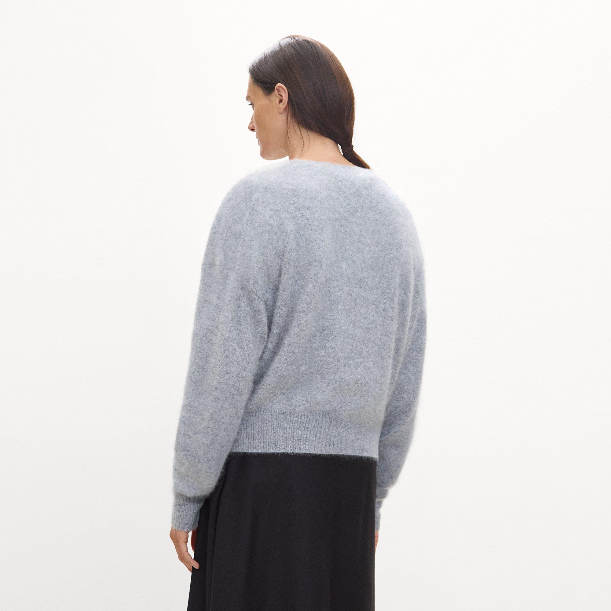 Relaxed V-Neck Sweater in Airy Cashmere