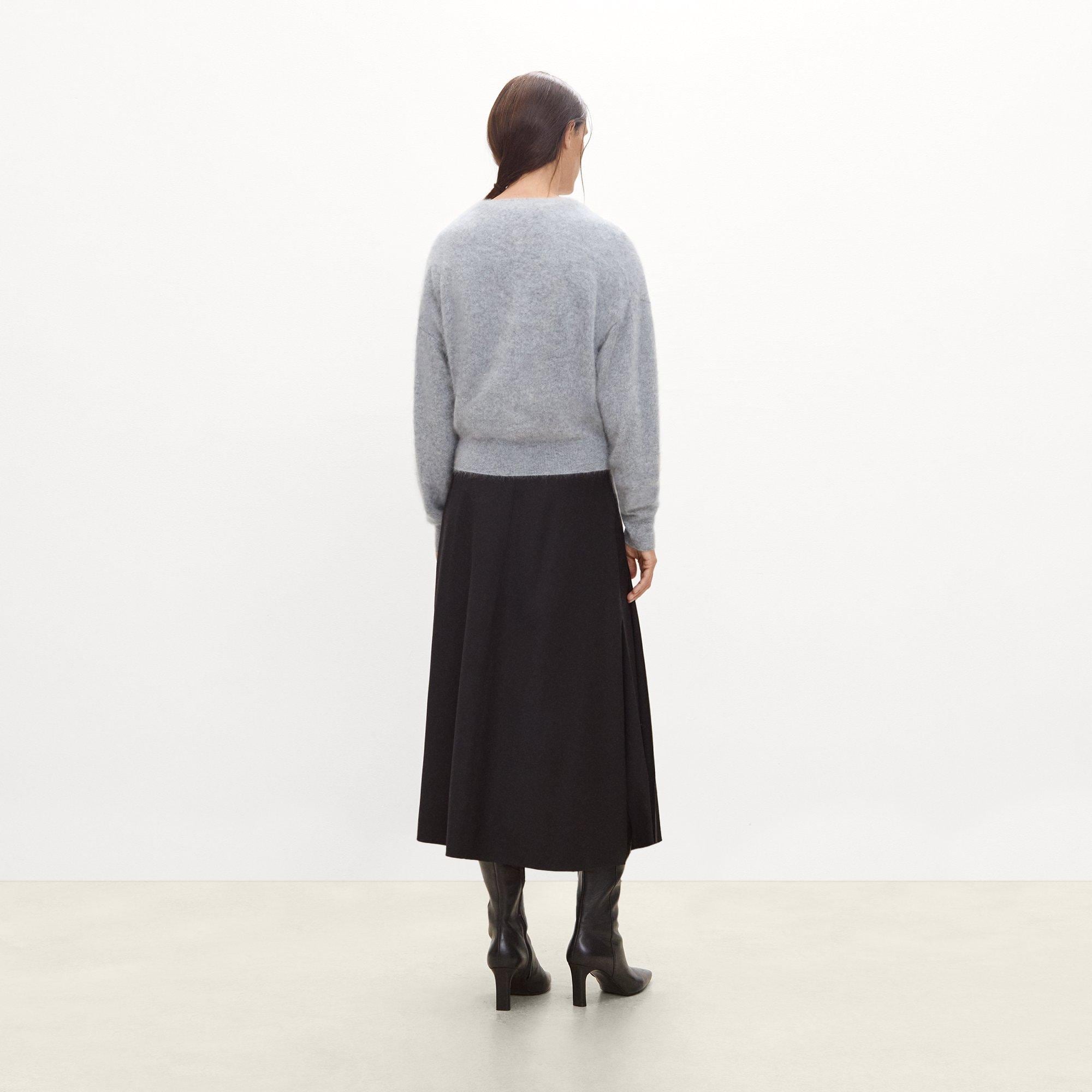 Relaxed V-Neck Sweater in Airy Cashmere