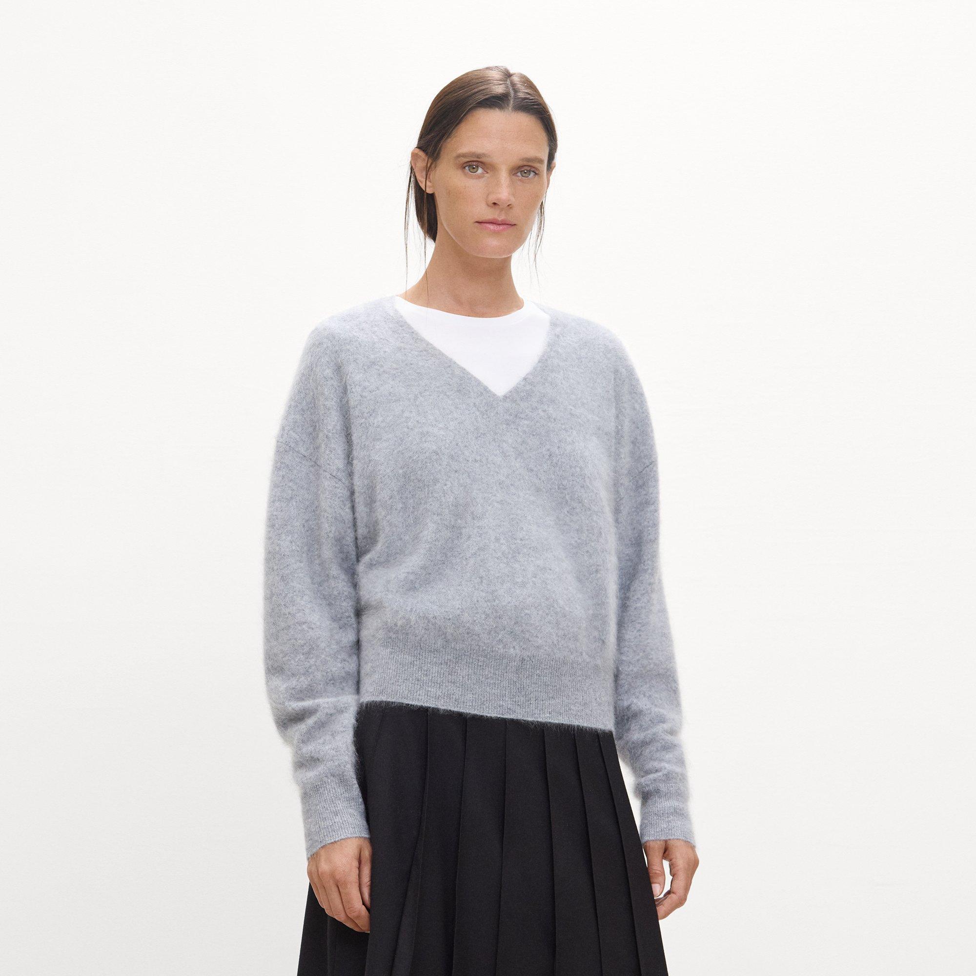 Relaxed V-Neck Sweater in Airy Cashmere