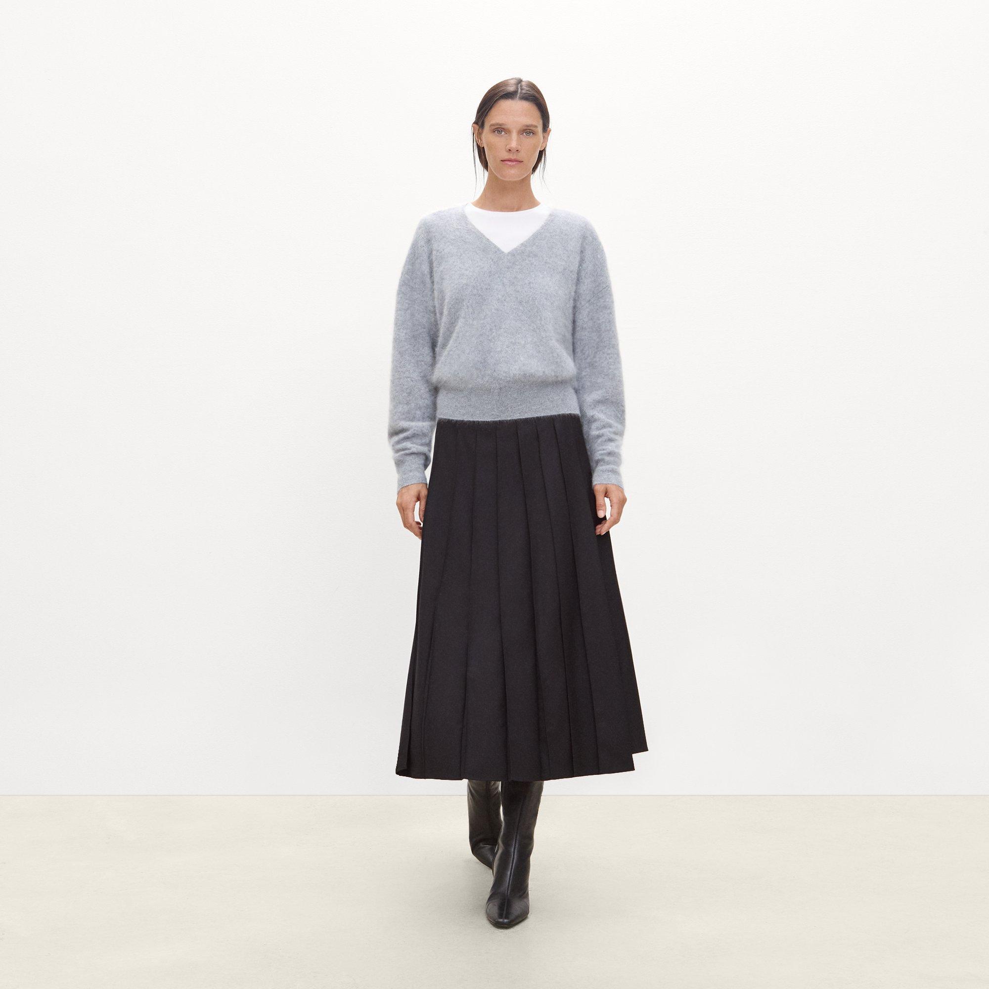 Relaxed V-Neck Sweater in Brushed Cashmere