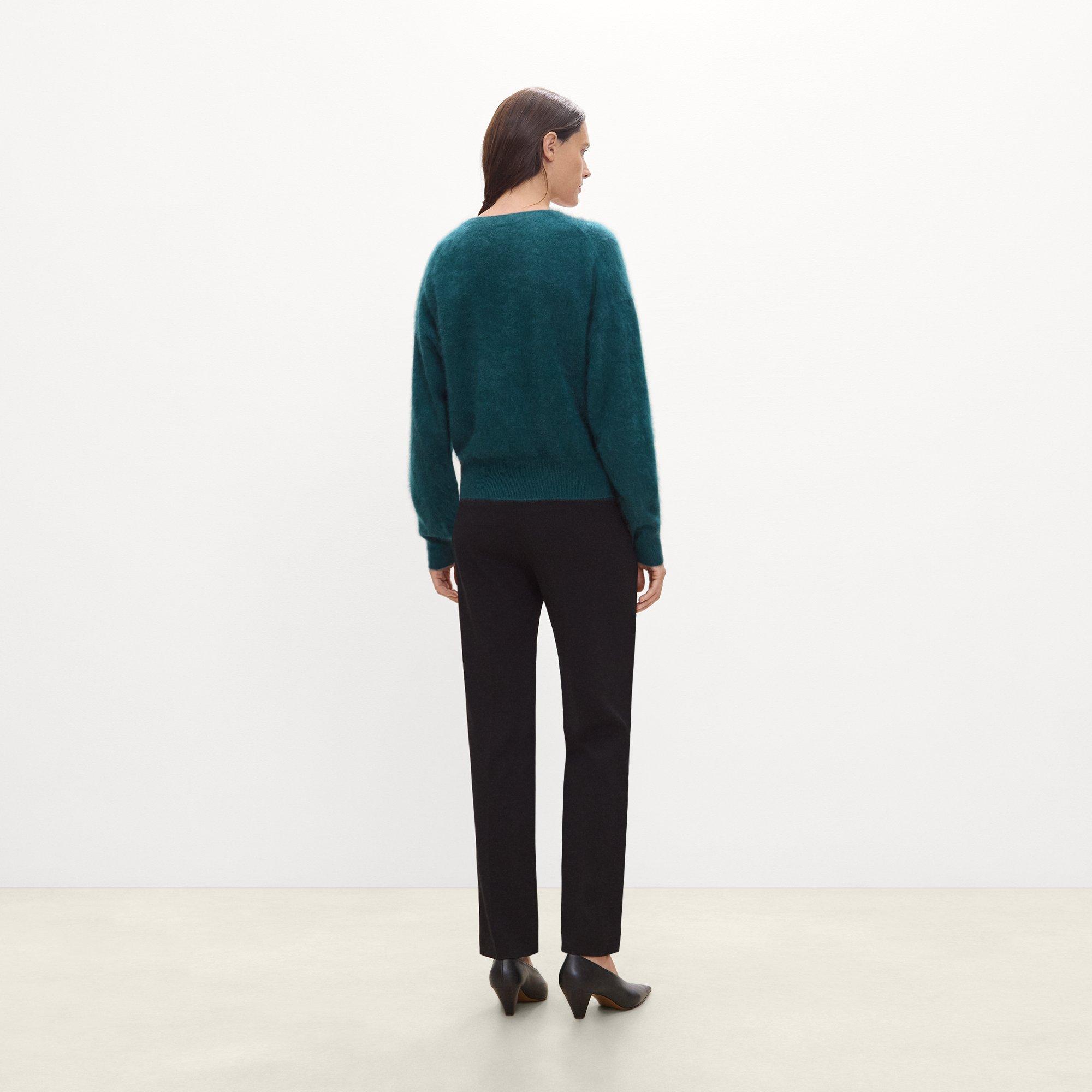 Relaxed V-Neck Sweater in Airy Cashmere