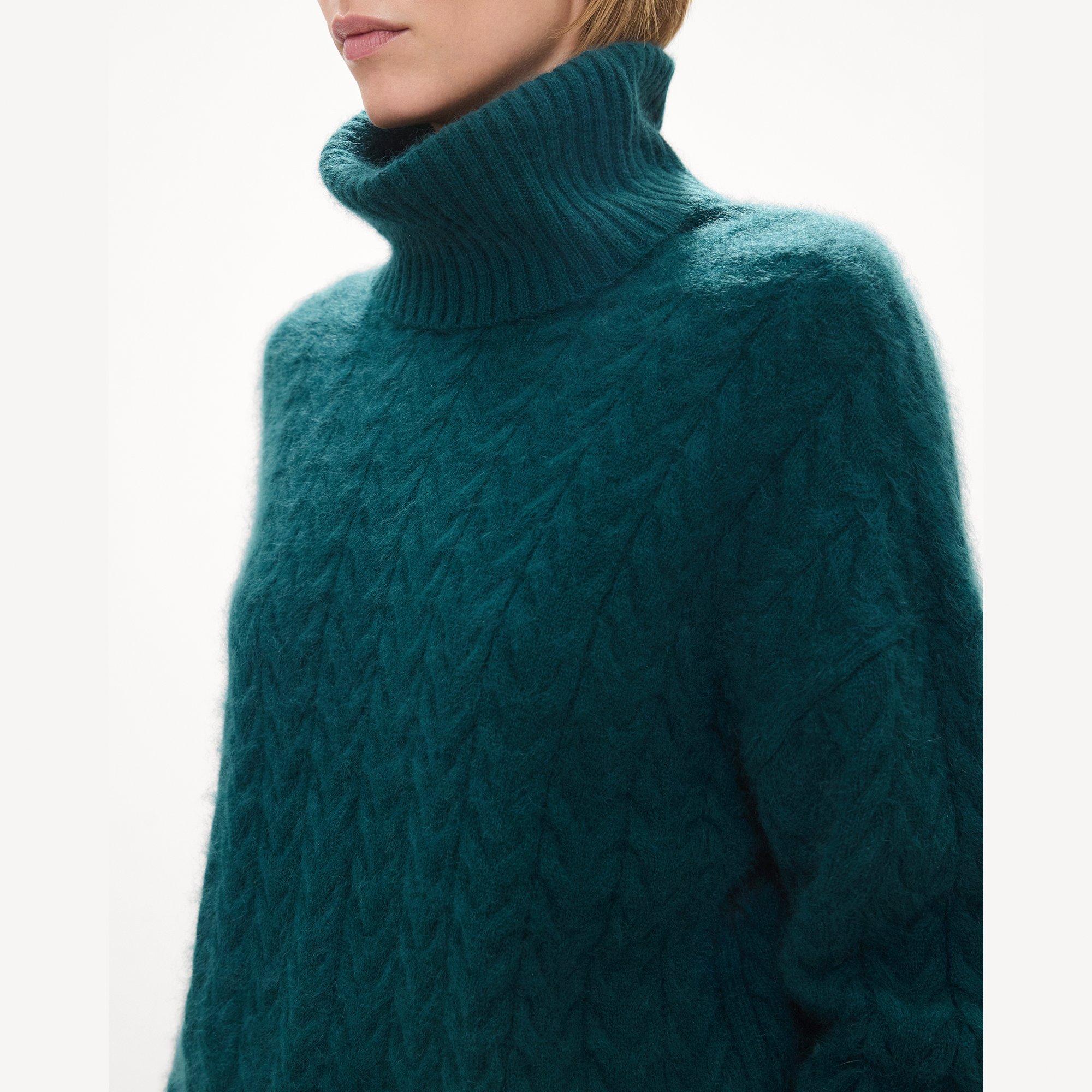 Cable-Knit Sweater in Brushed Cashmere