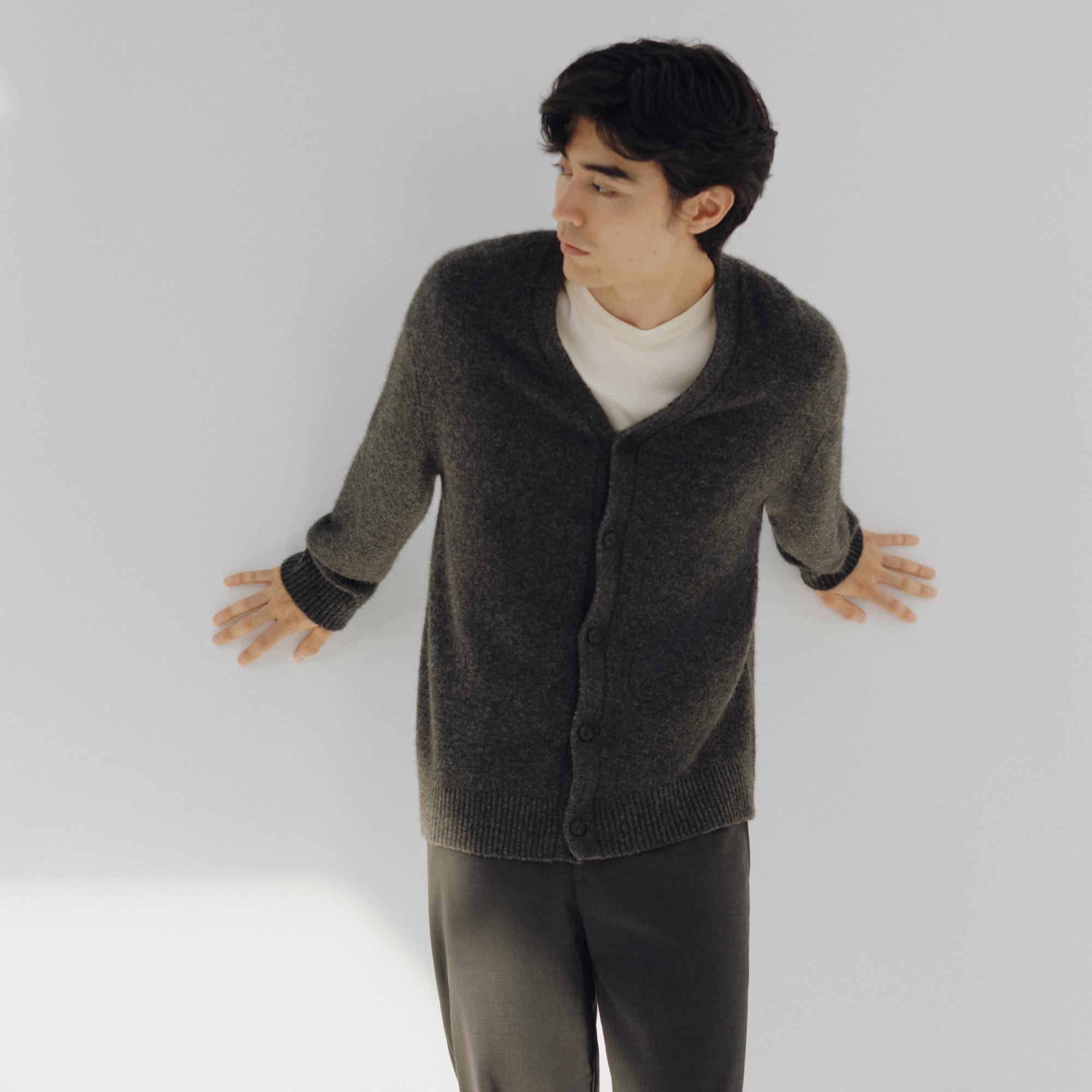 V-Neck Cardigan in Brushed Wool-Yak