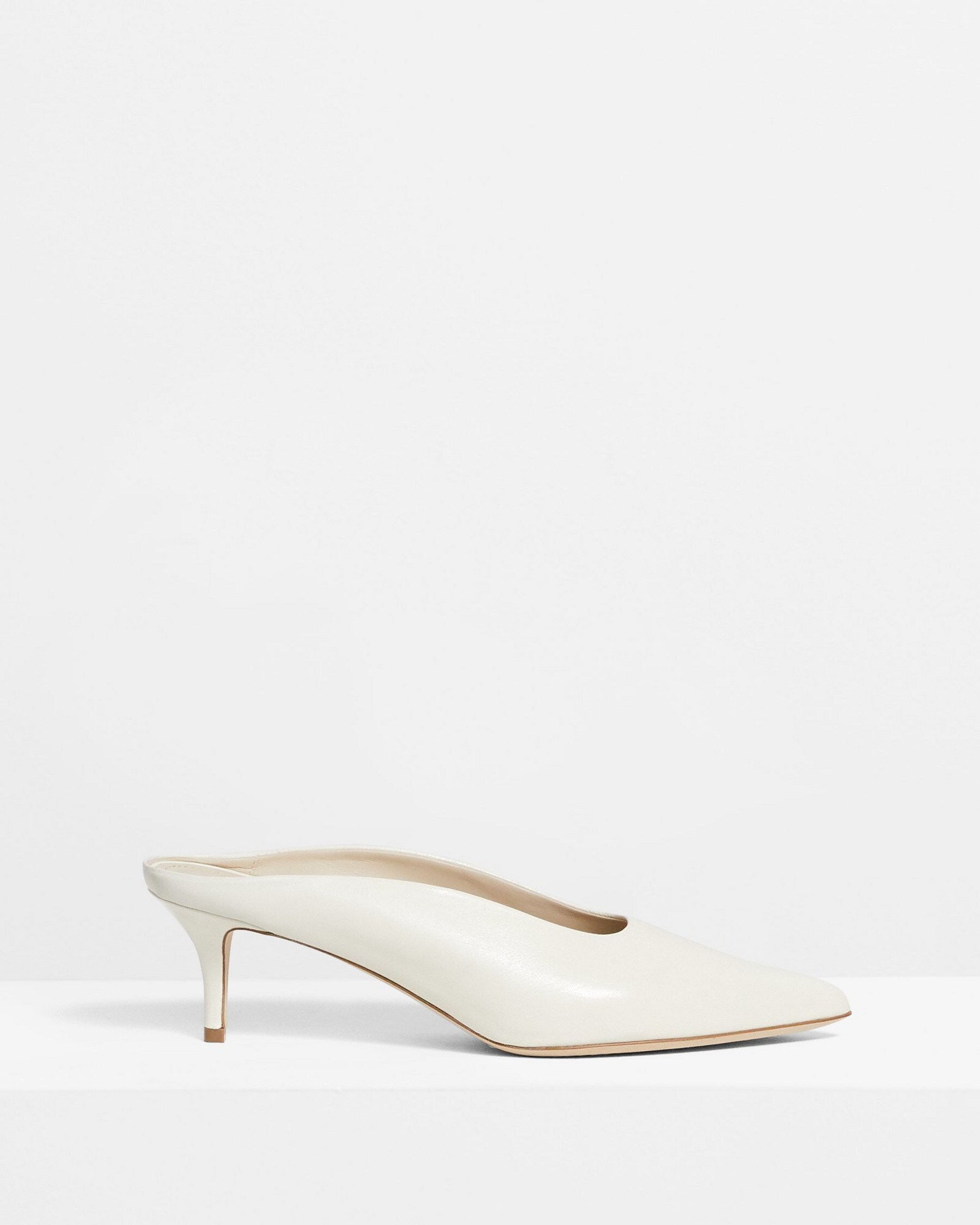 Pointed Toe Mule in Leather
