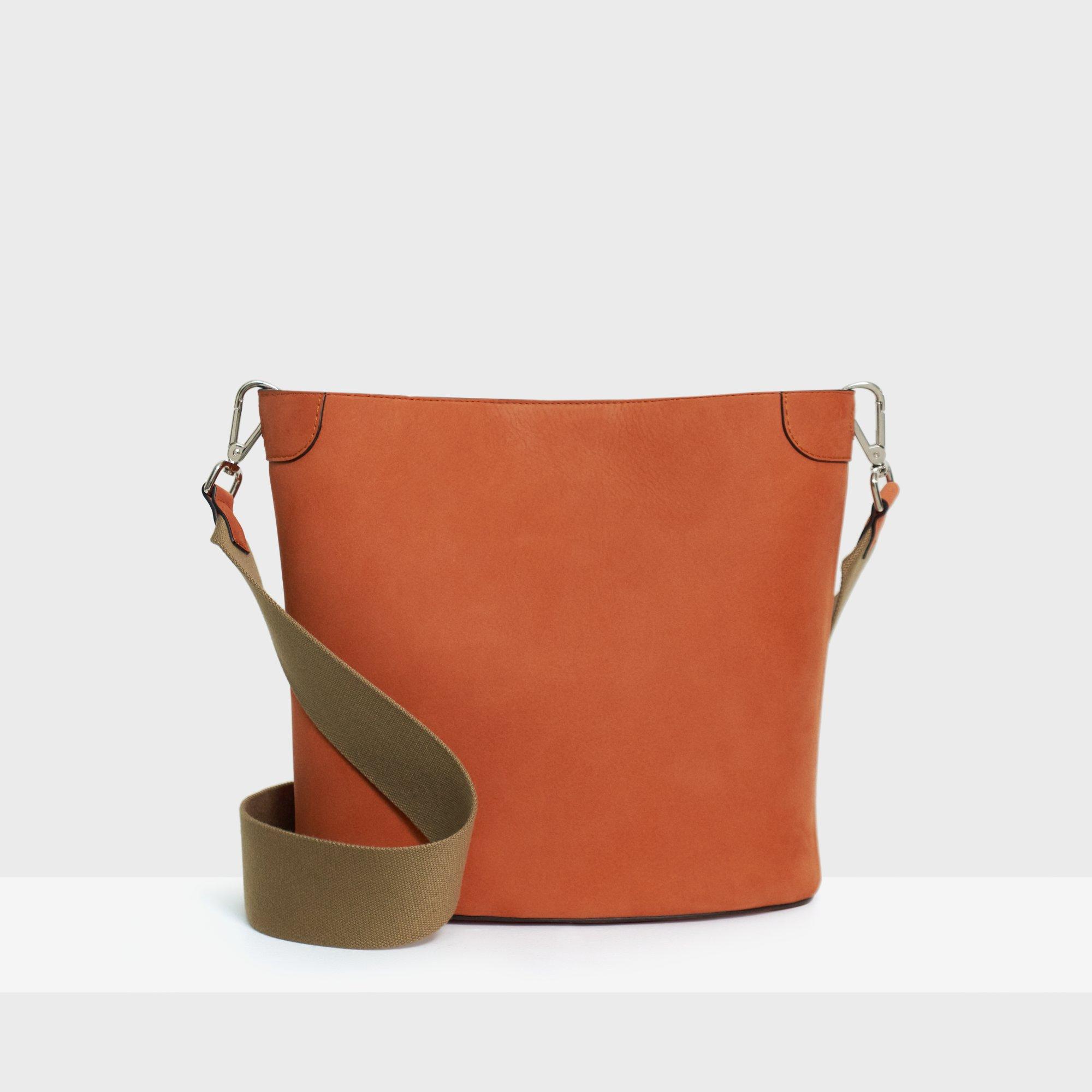 Gate bucket online bag