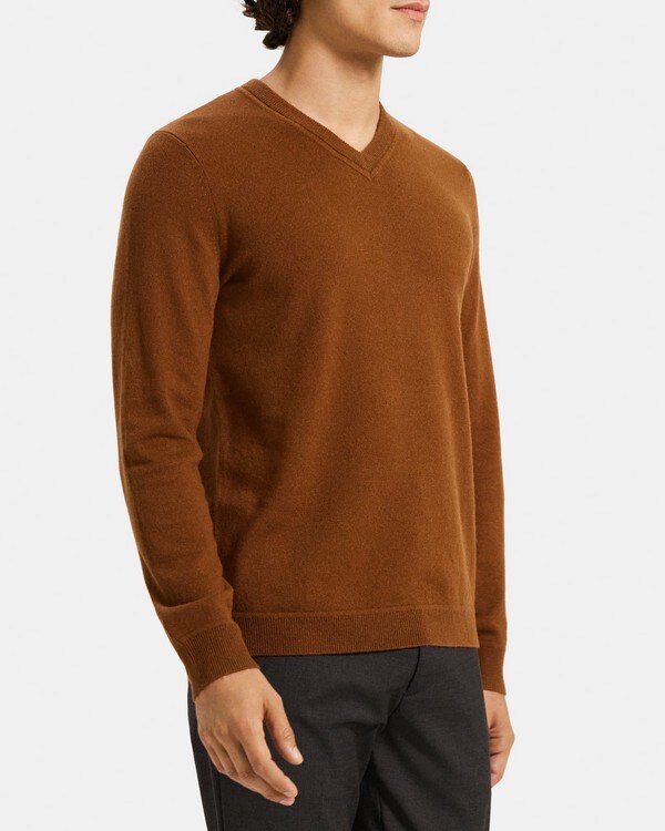 띠어리 맨 100% 캐시미어 브이넥 스웨터 Theory V-Neck Sweater in Cashmere,COPPER M088701R