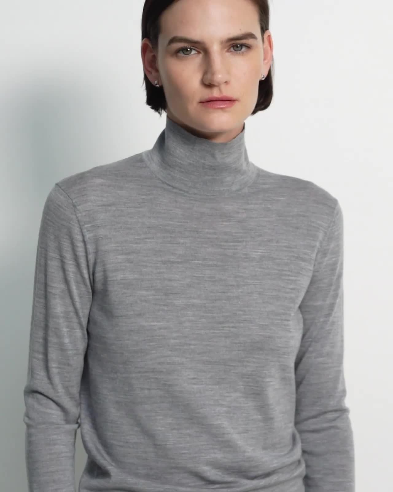 Theory wool hotsell turtleneck sweater