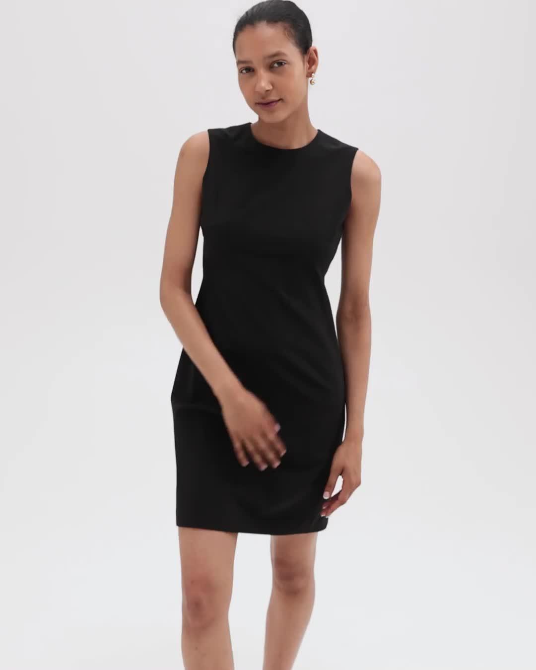 Sleeveless Fitted Dress in Good Wool