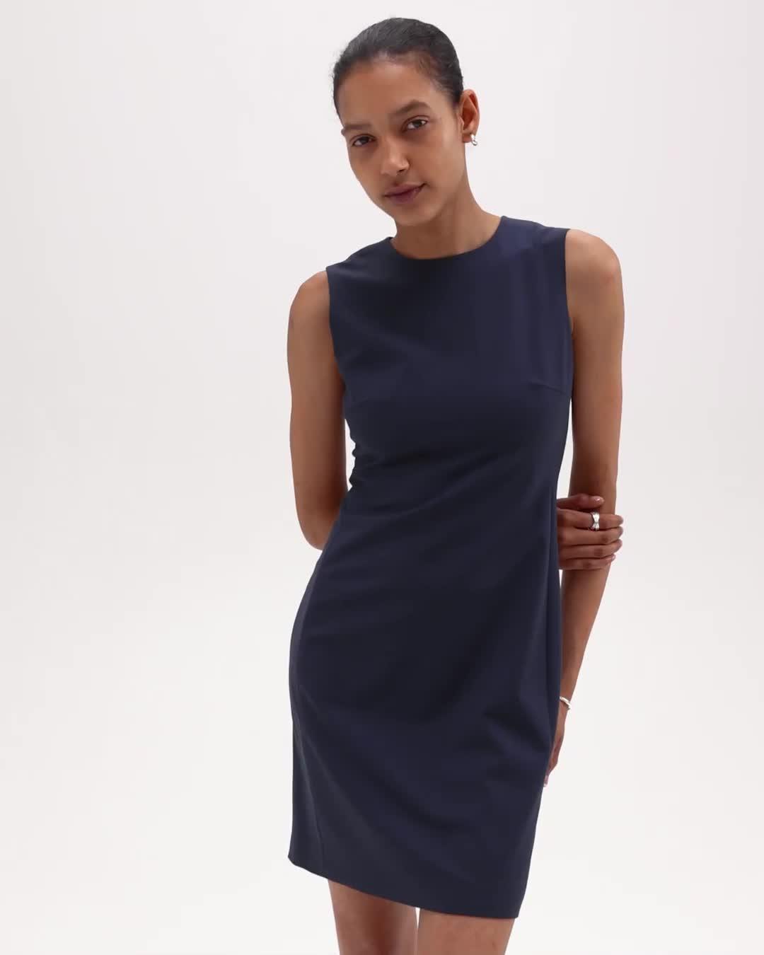 Sleeveless Fitted Dress in Good Wool