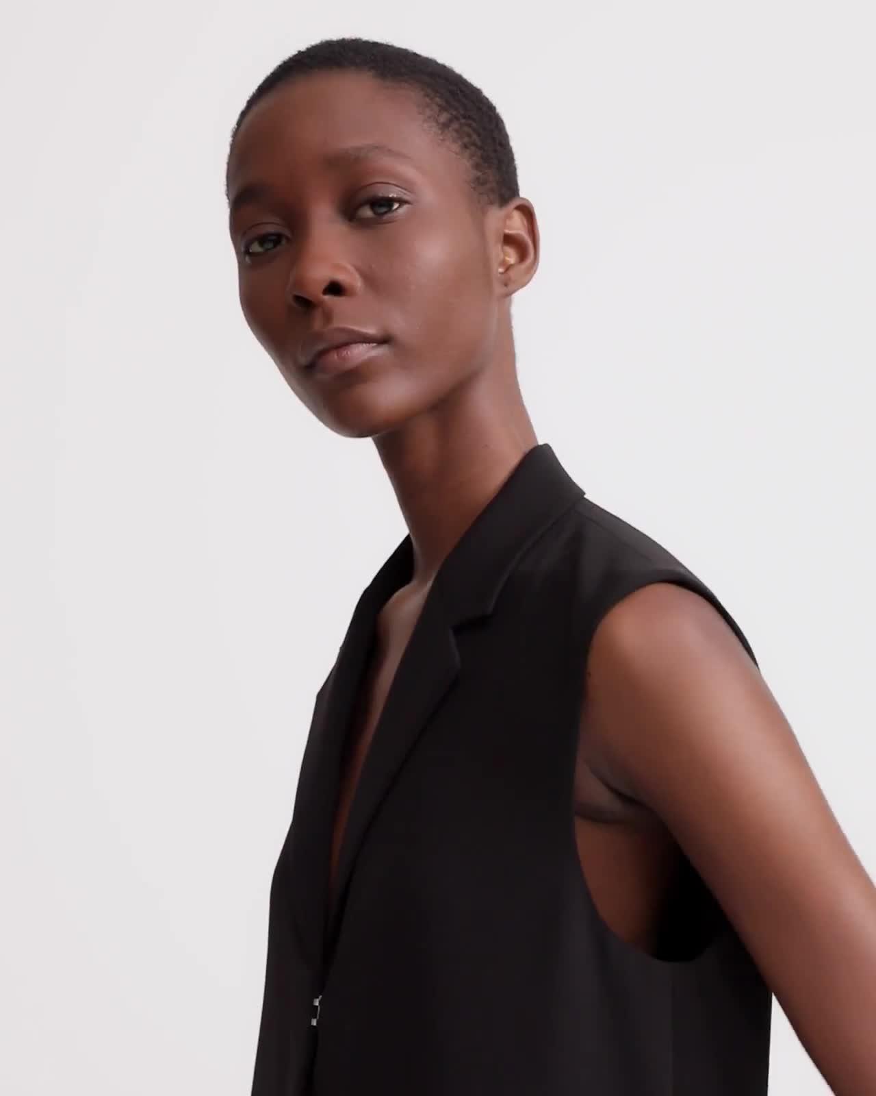 Straight Vest in Crepe