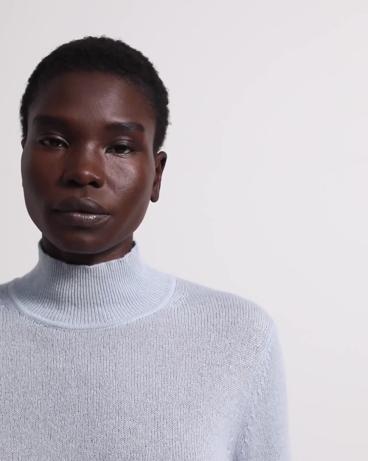 Basic Turtleneck Sweater in Feather Cashmere