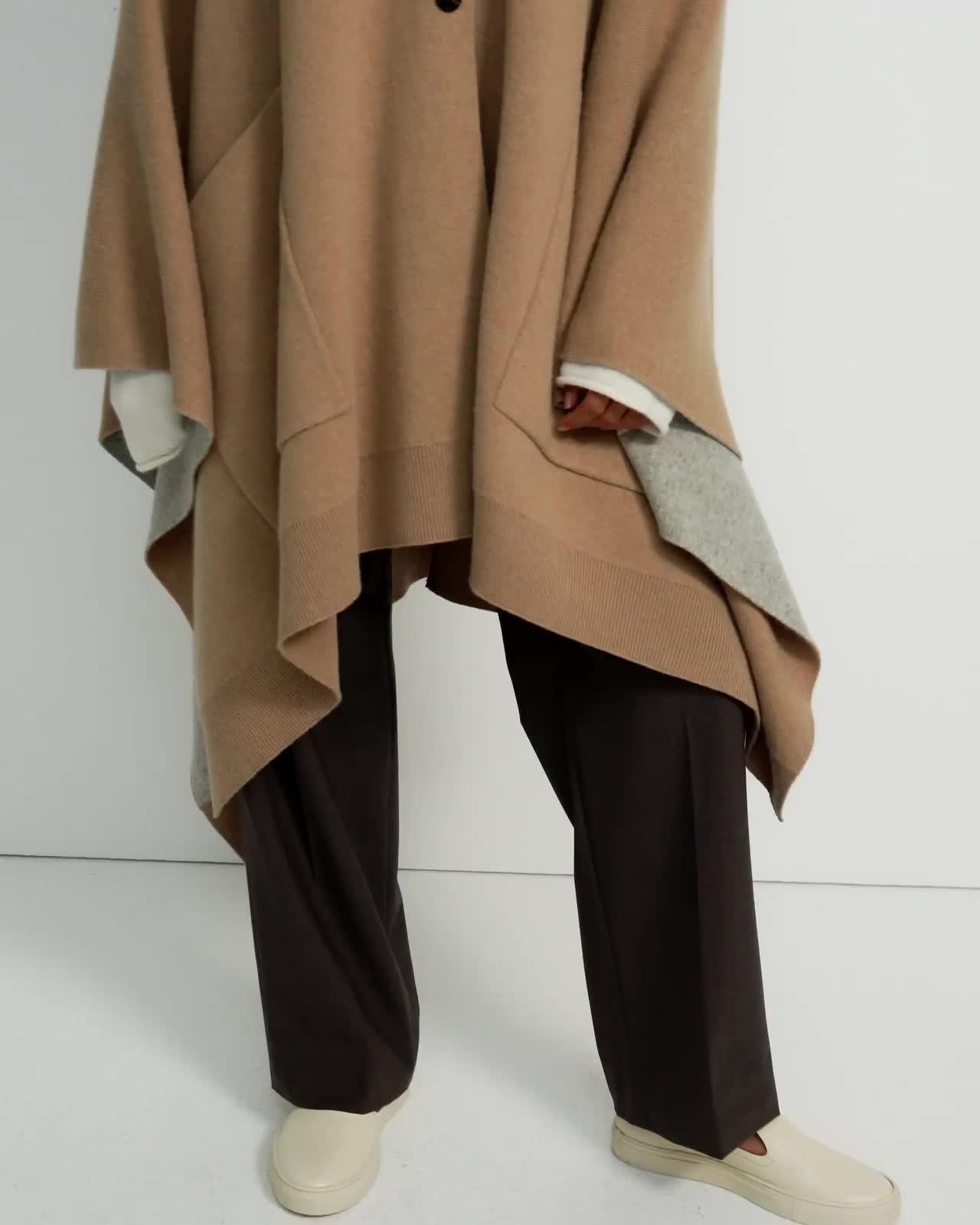 Hooded Poncho in Felted Wool-Cashmere