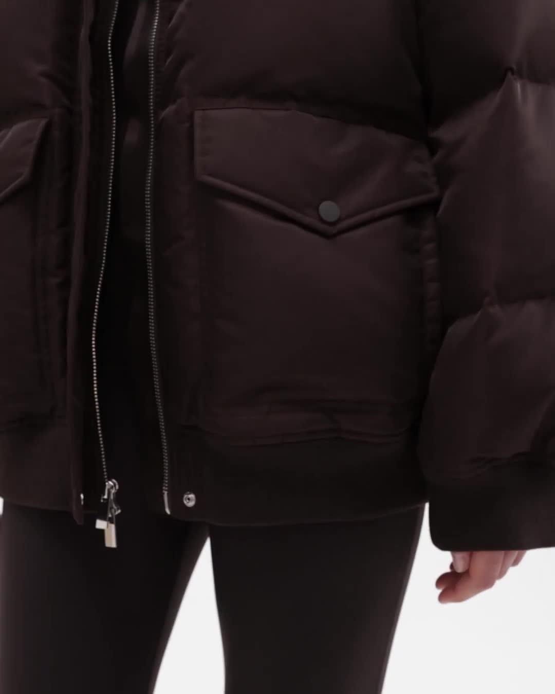 Verkürzte Oversized Pufferjacke aus recyceltem Nylon