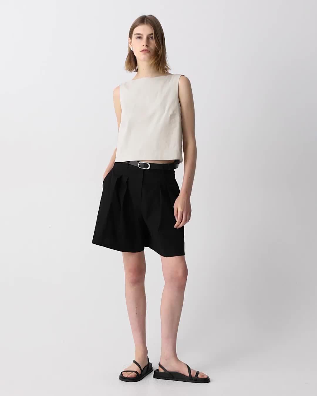 Sleeveless Boatneck Top in Good Linen