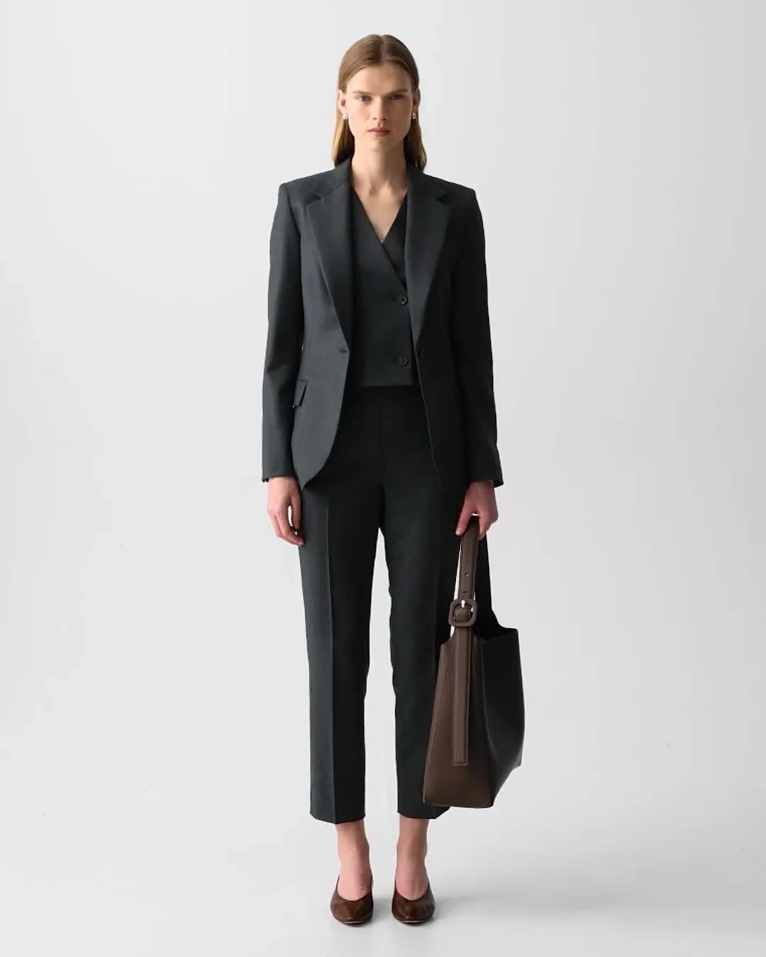 Lynnia Blazer in Sleek Flannel