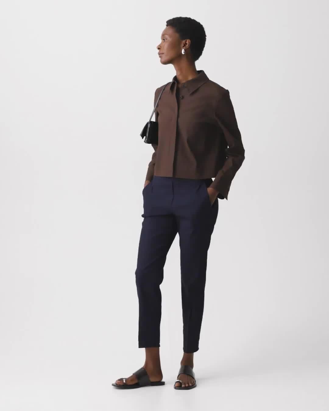 Cropped Shirt Jacket in Good Linen