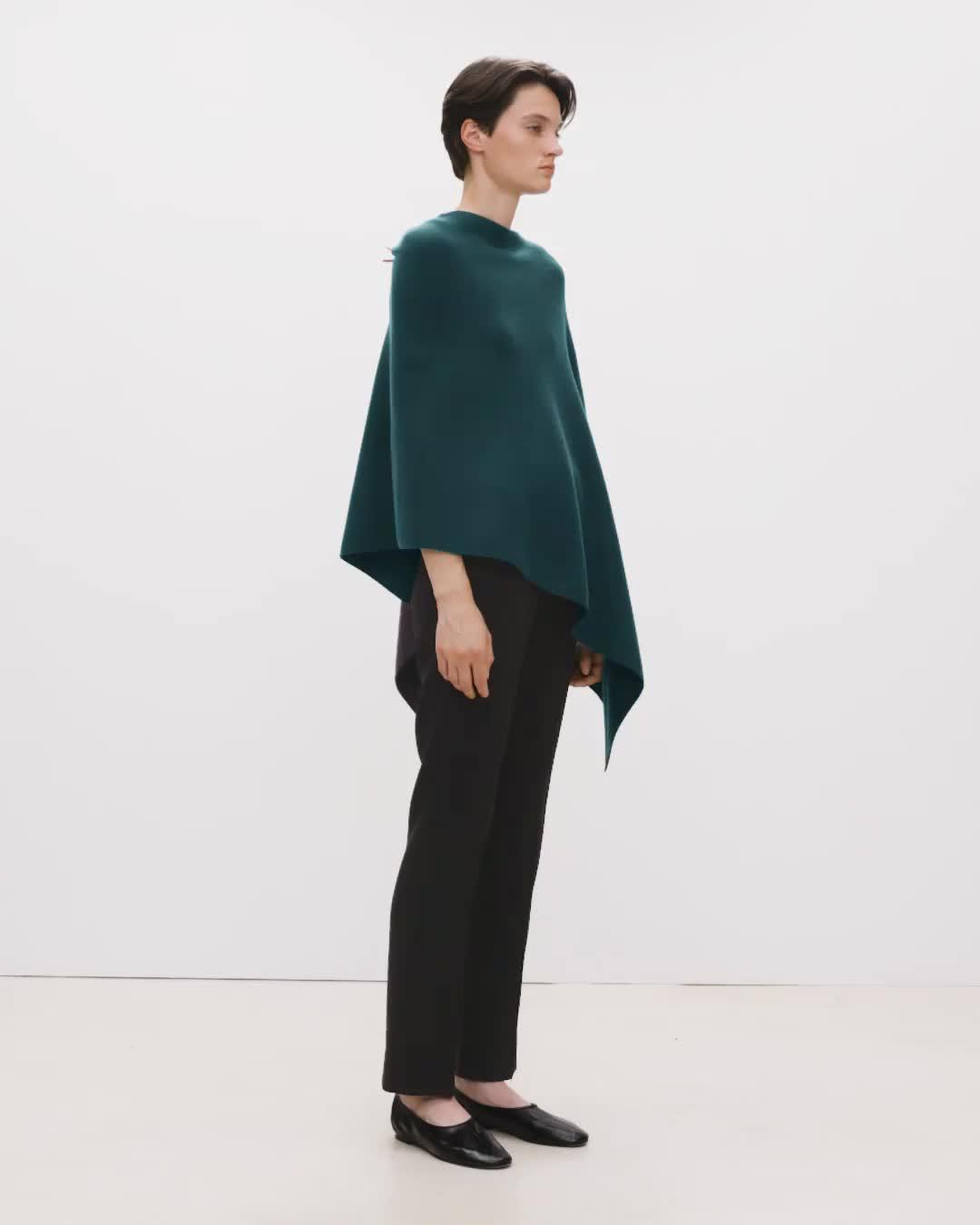 Brushed Triangle Scarf in Airy Wool-Cashmere